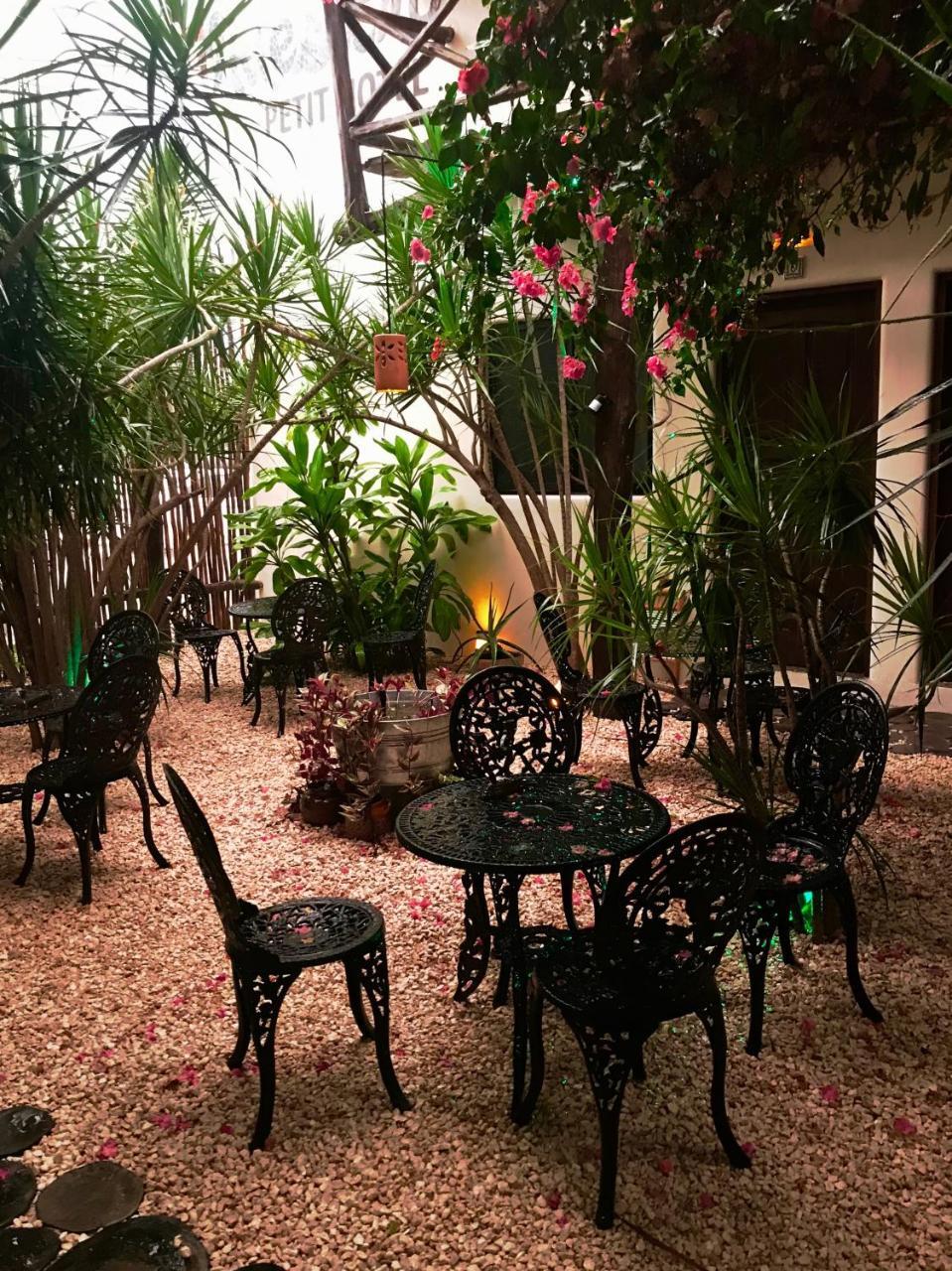 Lo Nuestro Petit Hotel Tulum Kültér fotó